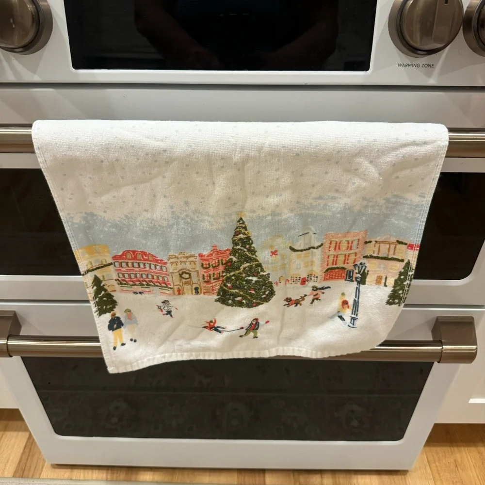 Threshold ~ THRESHOLD HAND TOWEL Christmas village scene ~ 15IN x 25/N